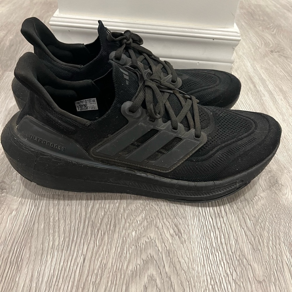MENS ADIDAS ULTRABOOST LIGHT SOZE 11.5